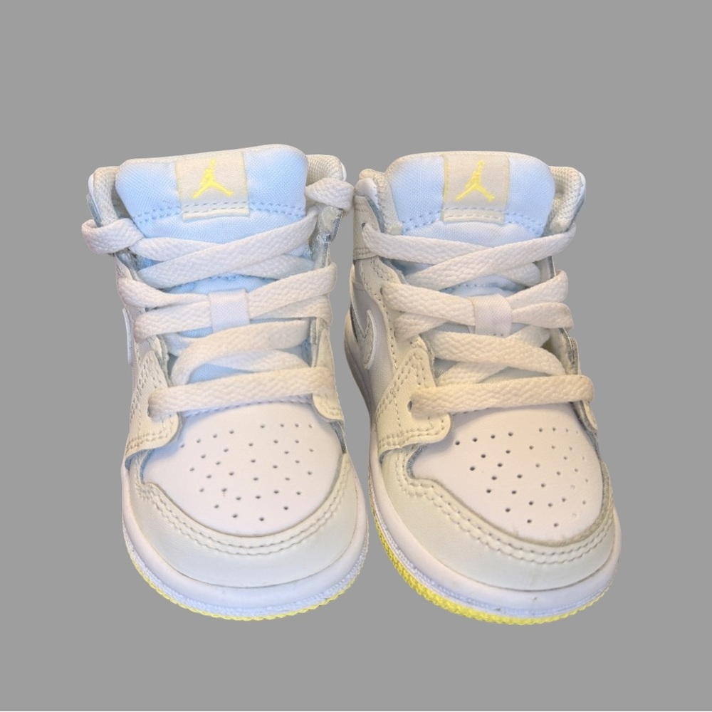 Air Jordan 1 Mid Toddler Sneakers | Size 4 | Yellow & White | Like New - Picture 2 of 4